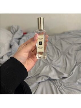 Jo Malone Peony & Blush Suede Cologne - Pale Pink Bottle